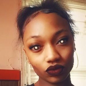 Meet your Posher, Raya